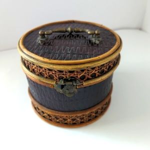 Deep Brown Vintage Handcrafted Wooden Circular Trinket/Keepsake Box